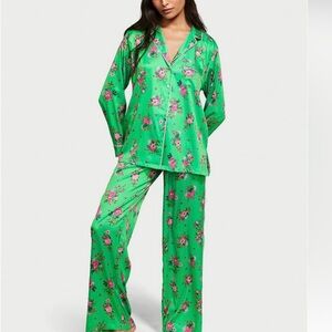 Victoria’s Secret Glimmer Green Floral Satin Pajamas size LG